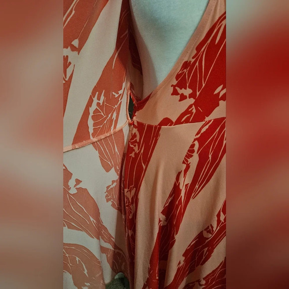 NEW YORK & COMPANY Abstract Print Stretch Wrap Midi Dress In Red/pale Pink. SM - Picture 15 of 15